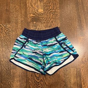 Lululemon Track That Short, size 6